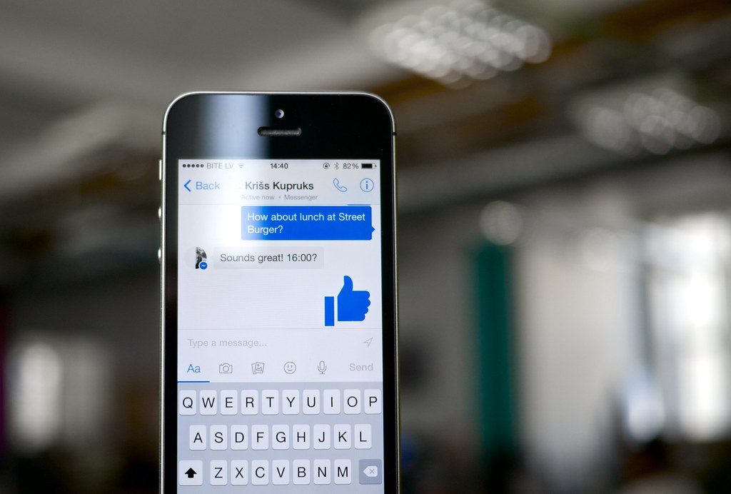   あなたのiPhoneを呼んでいるFacebookメッセンジャー