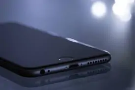 iPhone_S充電ポートを掃除する方法
