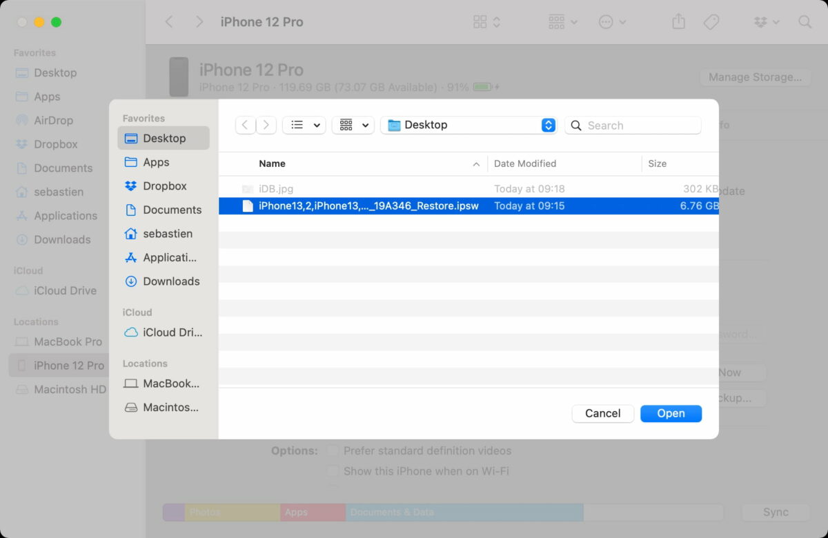 iTunesなしでiPhone iOSをダウングレードするにはどうすればよいですか